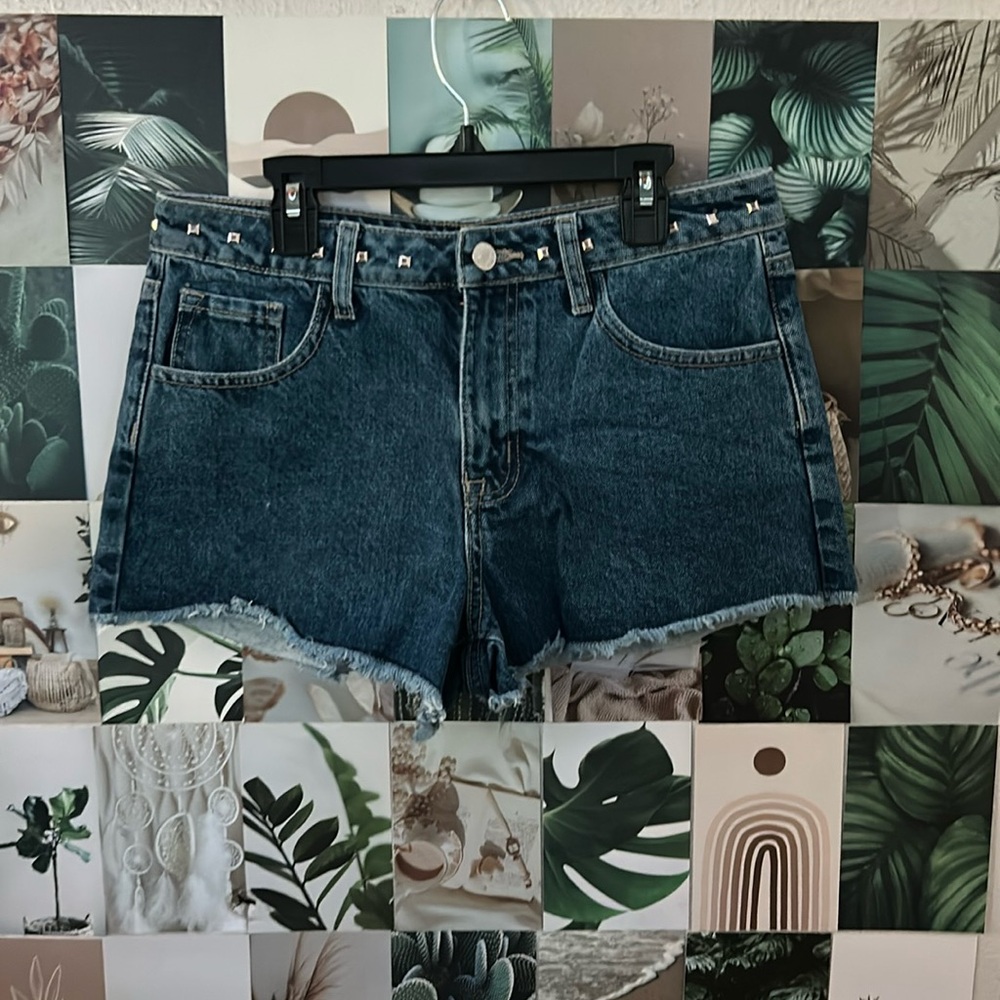 ☑️Size 26 forever 21 Jean shorts